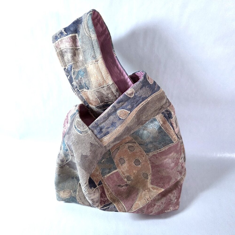 Japanese Knot Bag: Tradition, Craft, and Conscious Style with Upcycled Fabric